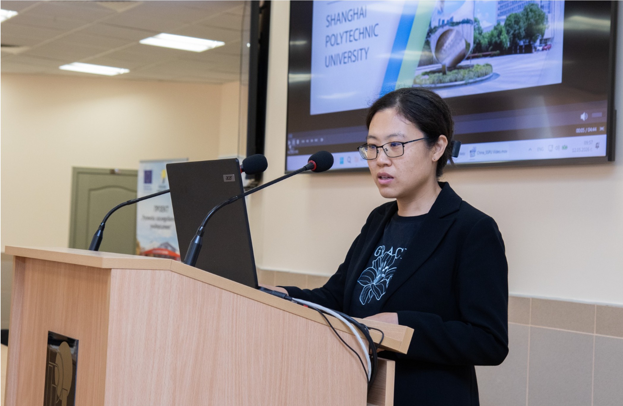 Assoc. Prof. Ji Min и Assoc. Prof. Chen Zhumin